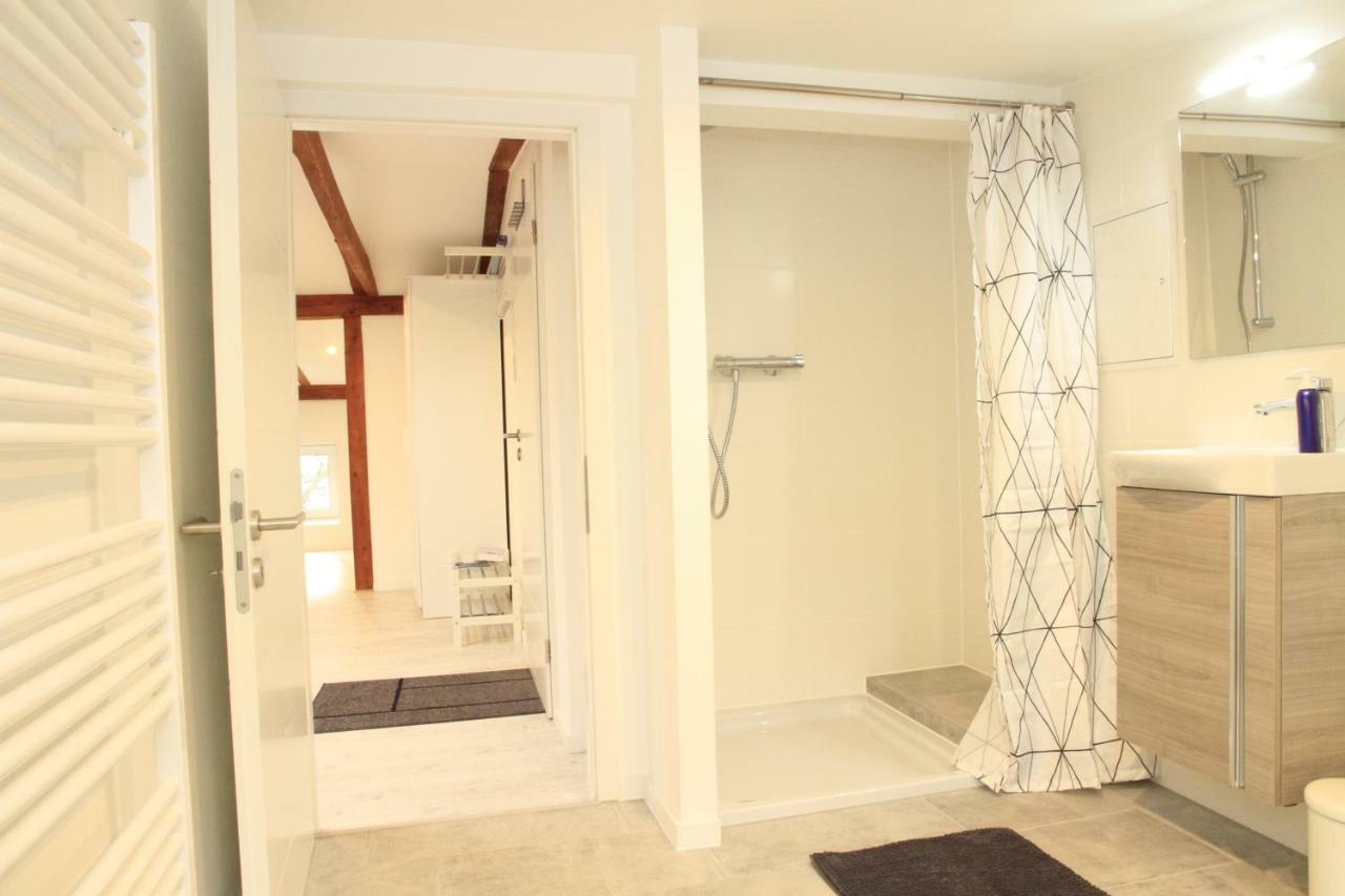 Gemuetliche Dachgeschosswohnung Mit Altbaucharme Apartment