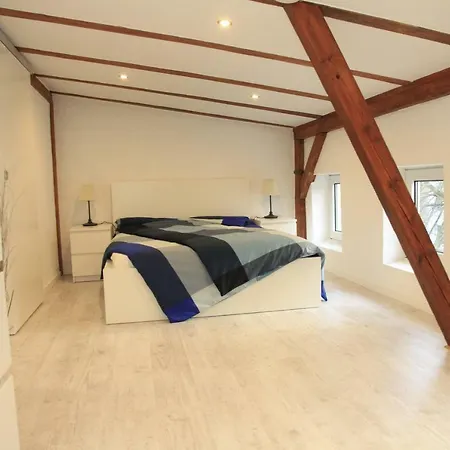 Gemuetliche Dachgeschosswohnung Mit Altbaucharme Lübeck Eksteriør billede